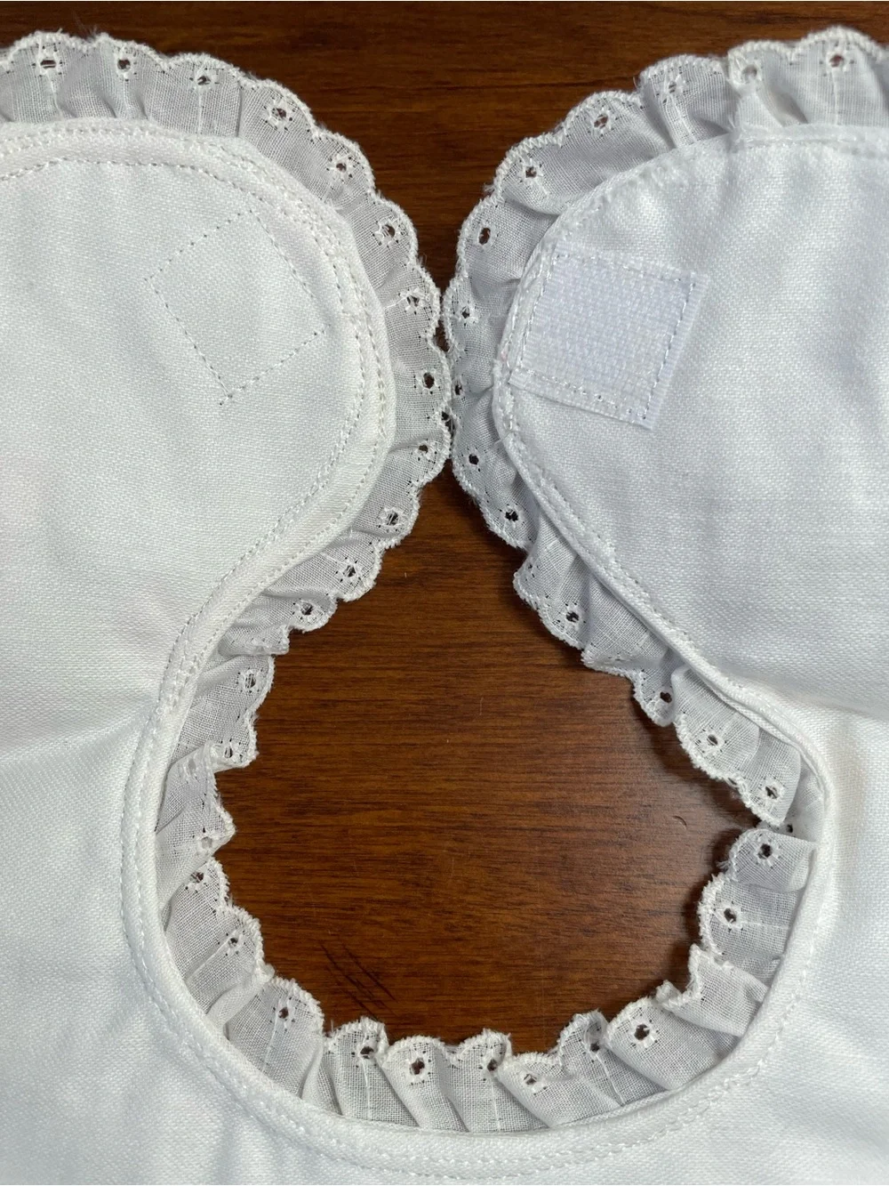 Beautiful  Baby’s Bib With Grandma Loves Me Embroidery New